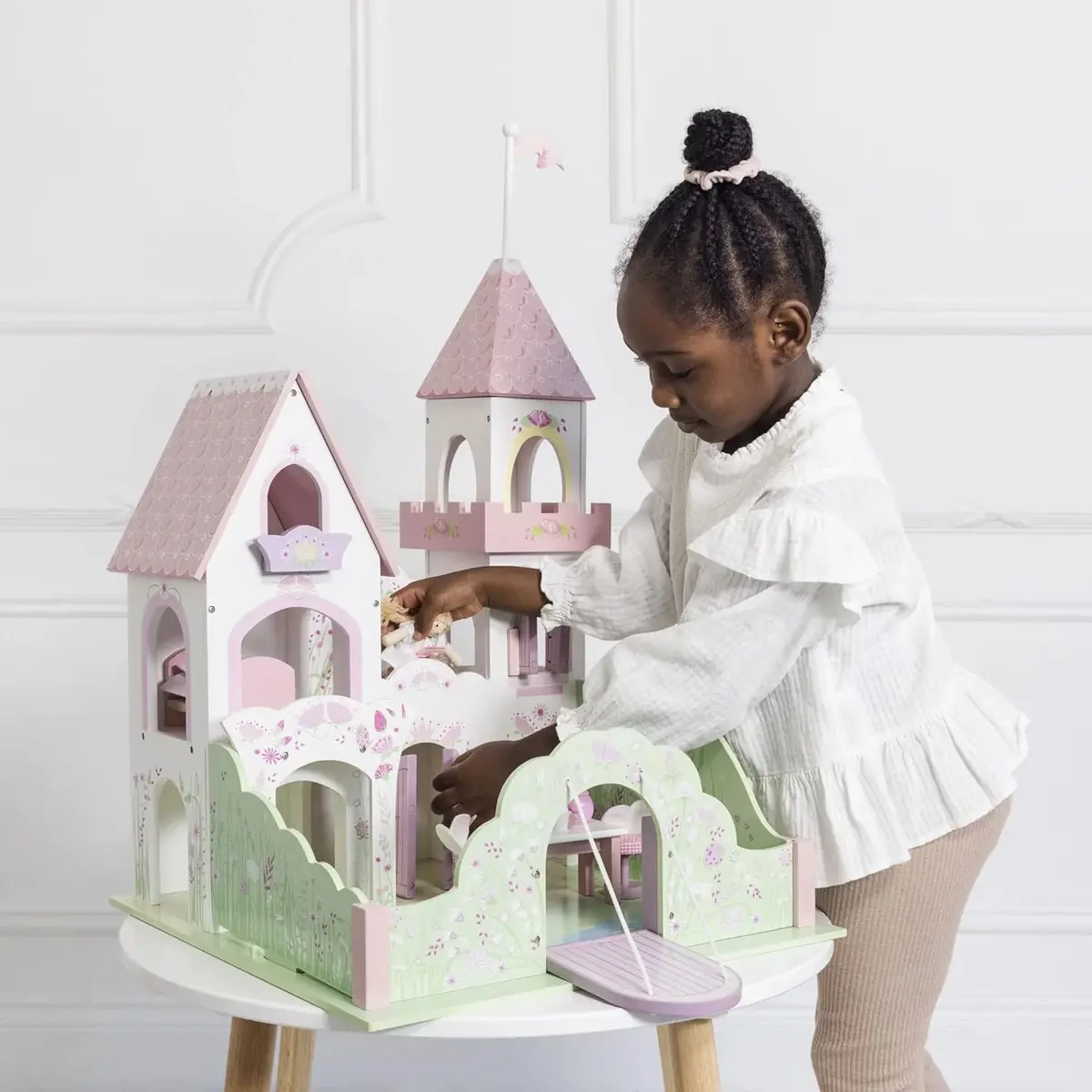 Le Toy Van Fairybelle Palace 1