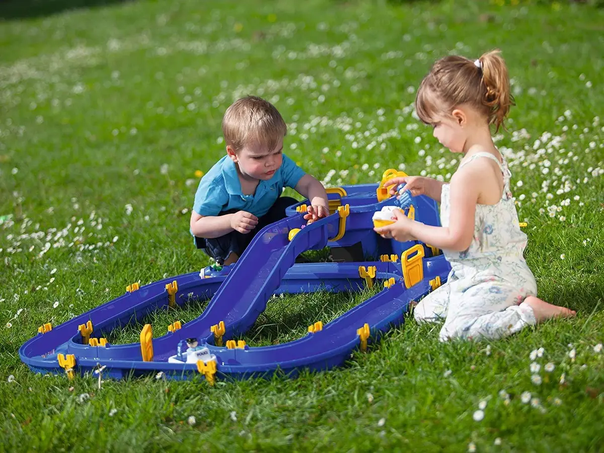 Big Waterplay Niagara Outdoor Playset 2