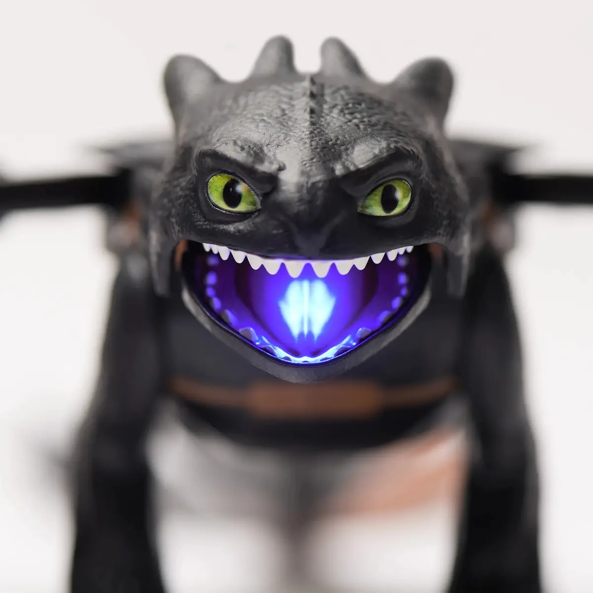 How To Train Your Dragon Ultimate Plasma Blast 25-Inch Wide Toothless 2