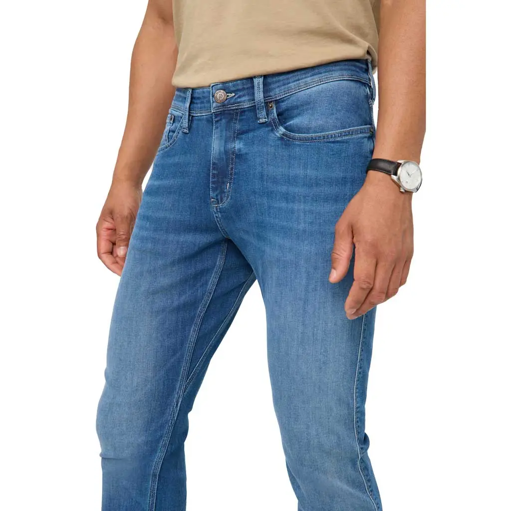 Performance Denim | Relaxed Fit 1
