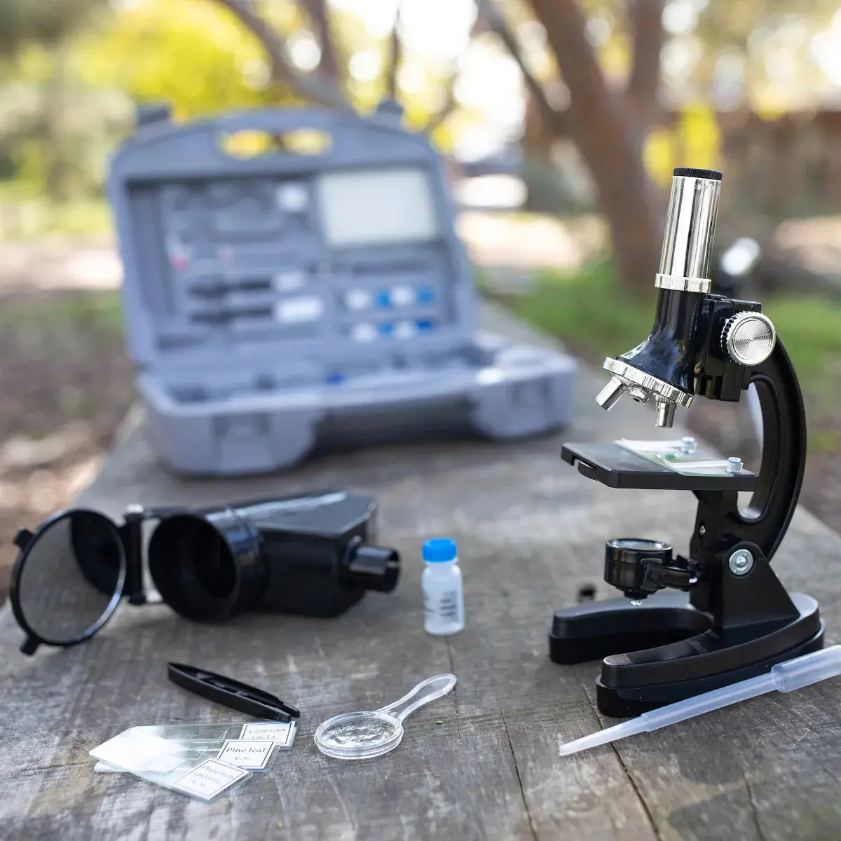 Educational Insights Geosafari® Micropro95-Piece Microscope Set 1