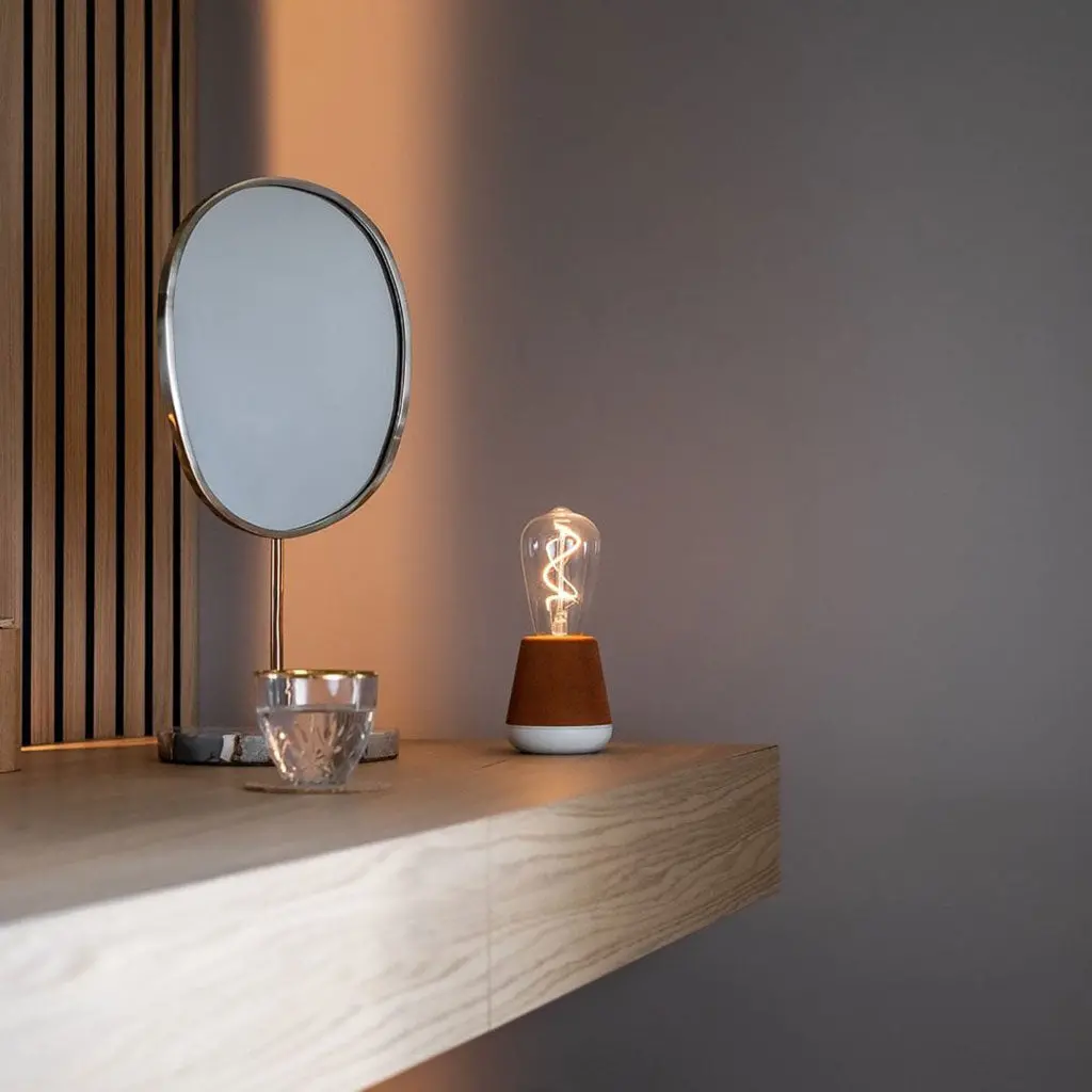 One Table Light 2