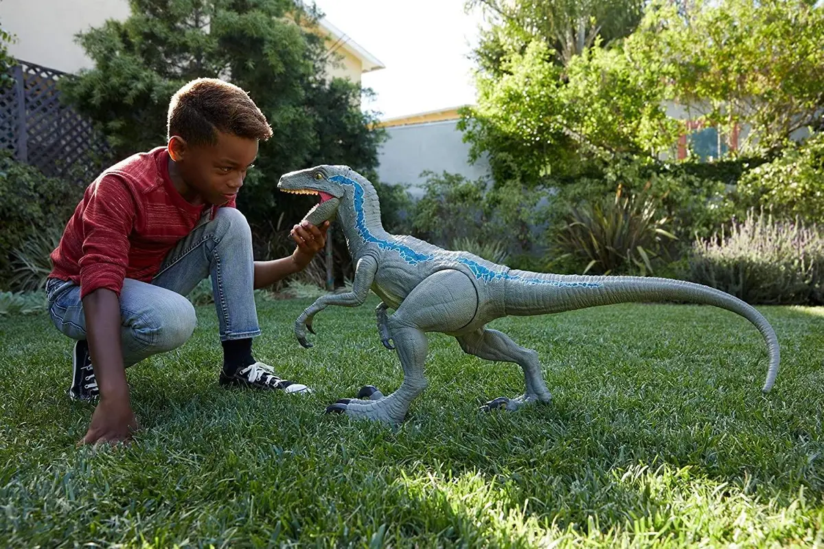 Jurassic World Dinosaur Super Colossal Velociraptor Blue 90Cm Figure 1