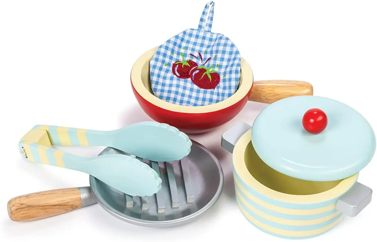 Le Toy Van Educational Wooden Honeybake Pots And Pans Cooking Set 1