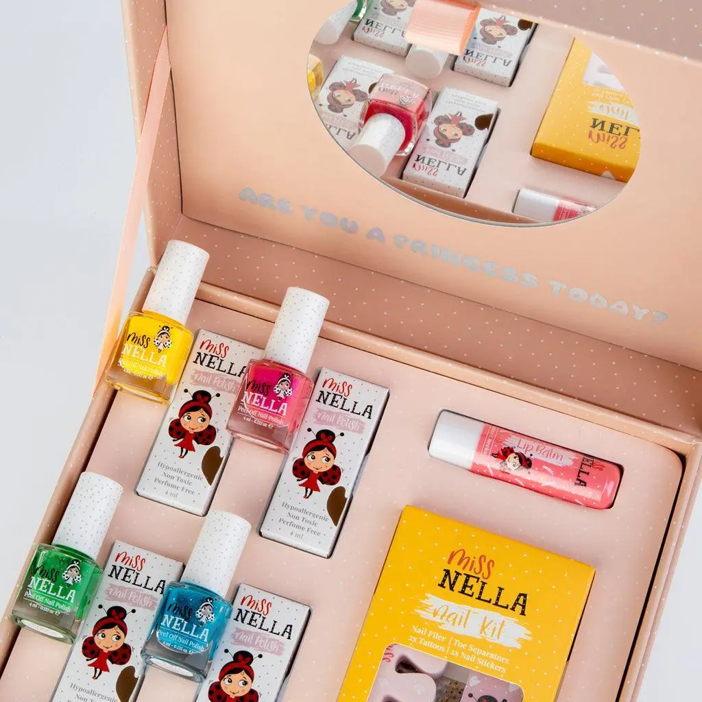 Miss Nella Limited Edition Beauty Case 1