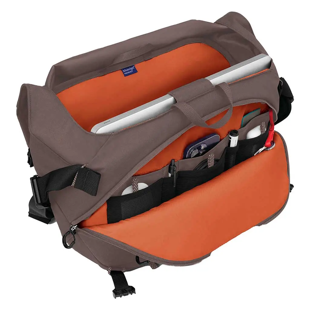 Metron 18 Messenger Bag 2