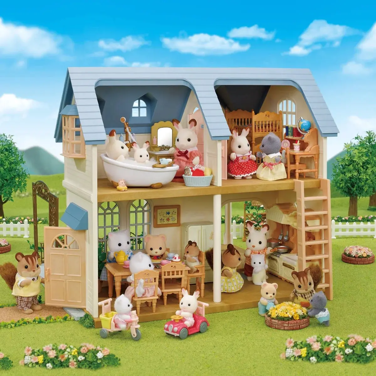 Sylvanian Families Courtyard Home Gift Set 1