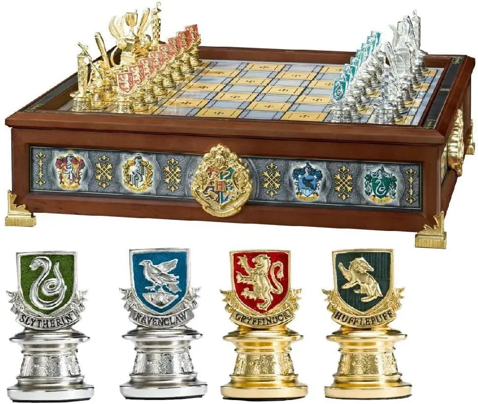 The Noble Collection Harry Potter Quidditch Chess Set 34Cm Silver & Gold Plated 1