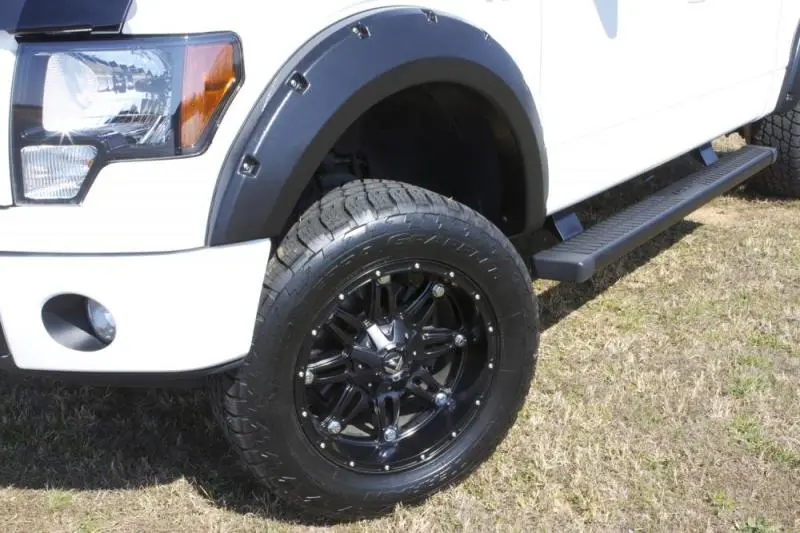 Lund Elite Series Rivet-Style Smooth Fender Flares – Black, For 2007–2014 Gmc Sierra 2500 (2-Piece) 1